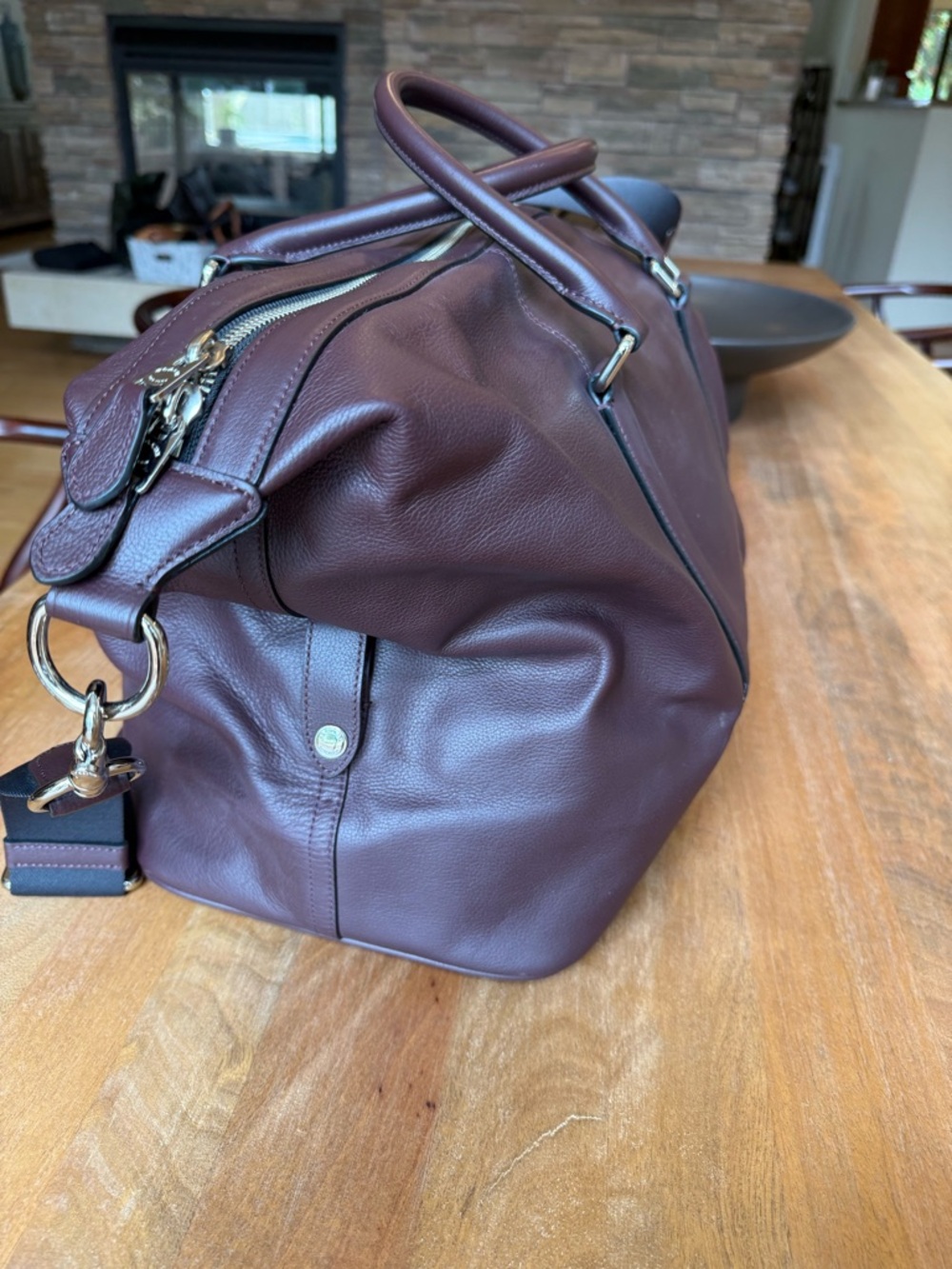 Coach Men's Leather Duffel Bag in Dark Maroon with Removable Strap - Picture 4 of 11
